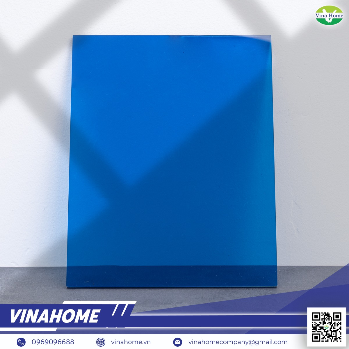 Tấm Polycarbonate xanh dương